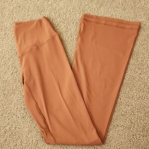 NWOT - Aerie Beach Dune Bootcut Leggings - M